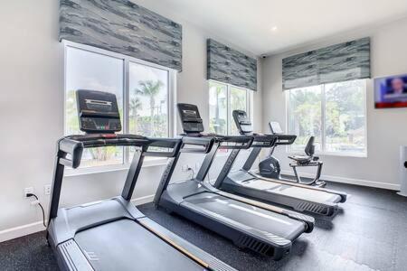 Cute Lakeview 2Br Condo With 2 Clubhouses 基西米 外观 照片