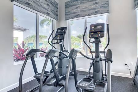 Cute Lakeview 2Br Condo With 2 Clubhouses 基西米 外观 照片