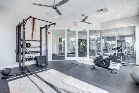 Cute Lakeview 2Br Condo With 2 Clubhouses 基西米 外观 照片
